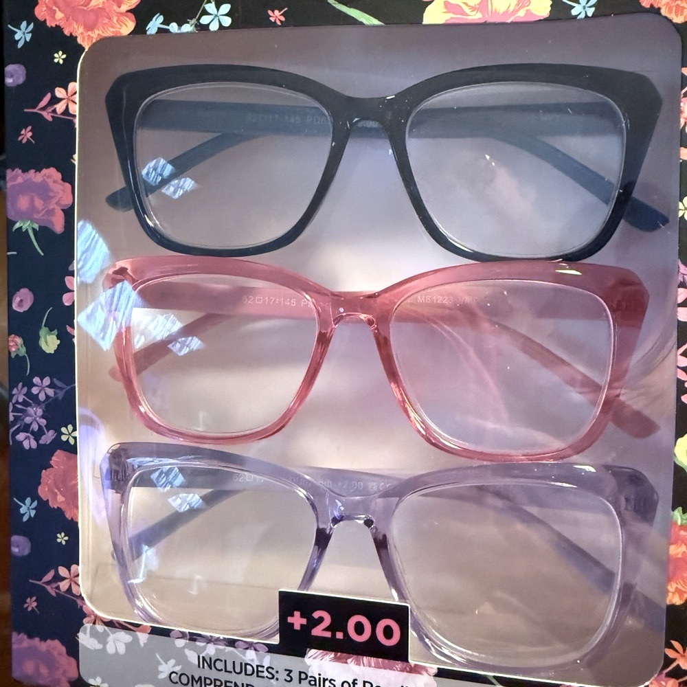 Betsey Johnson NWT Qty of 3 Retro Assorted Reading Glasses +200 Lenses Strength - Picture 2 of 4